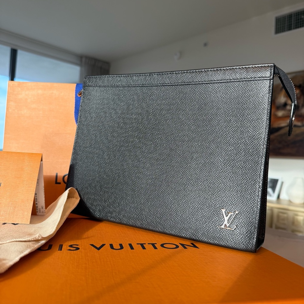 Louis Vuitton Black Pochette Voyage Taiga Leather